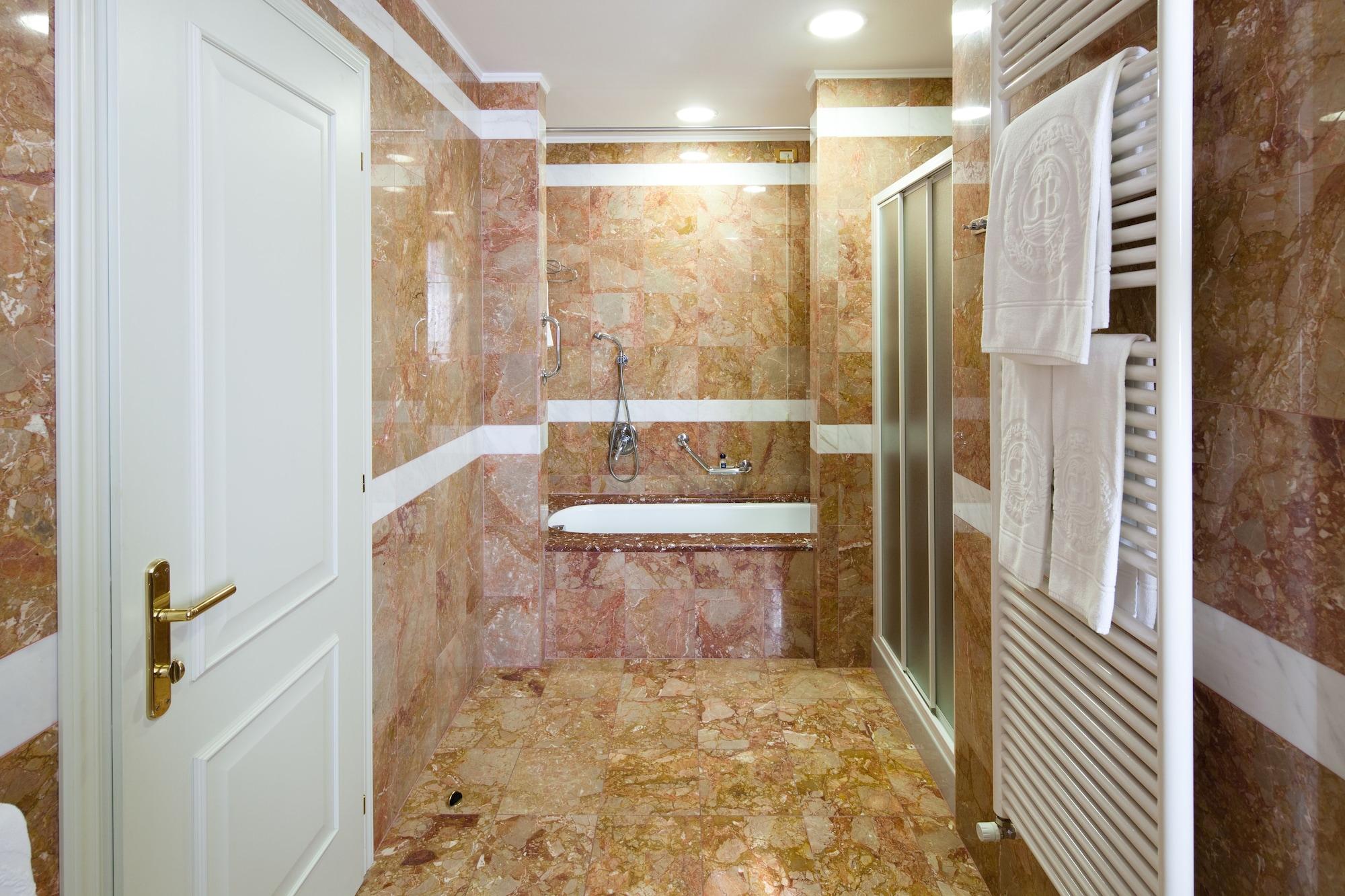 Hotel Due Torri Abano Terme Kültér fotó