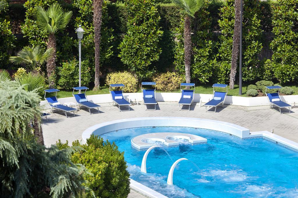 Hotel Due Torri Abano Terme Kültér fotó